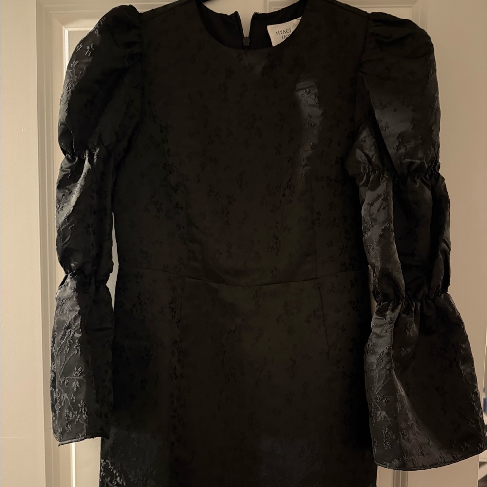 NWT Black Jacquard Puff Sleeve Midi Dress - Picture 4 of 5